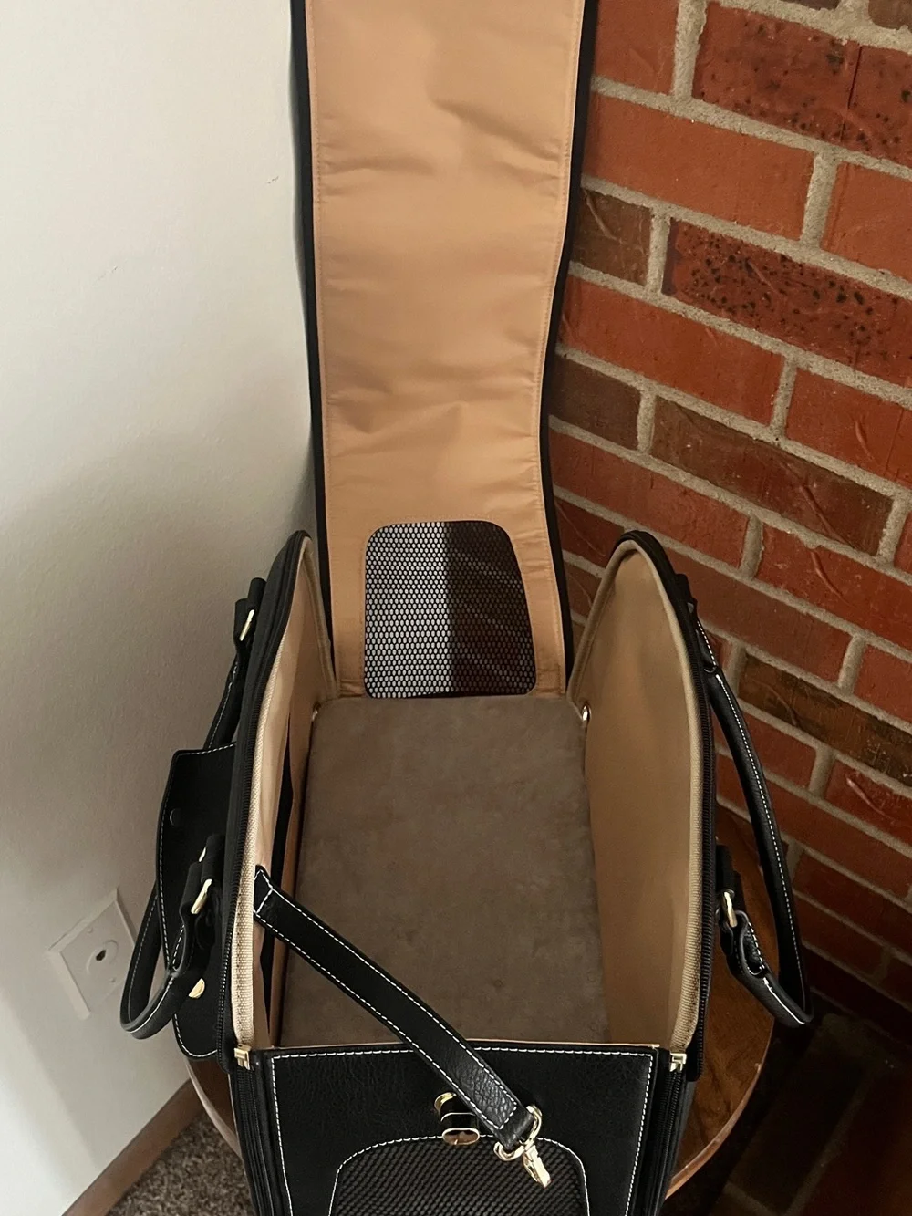 Stylish Soft-Sided Pet Carrier Purse – Black Pet Travel Bag